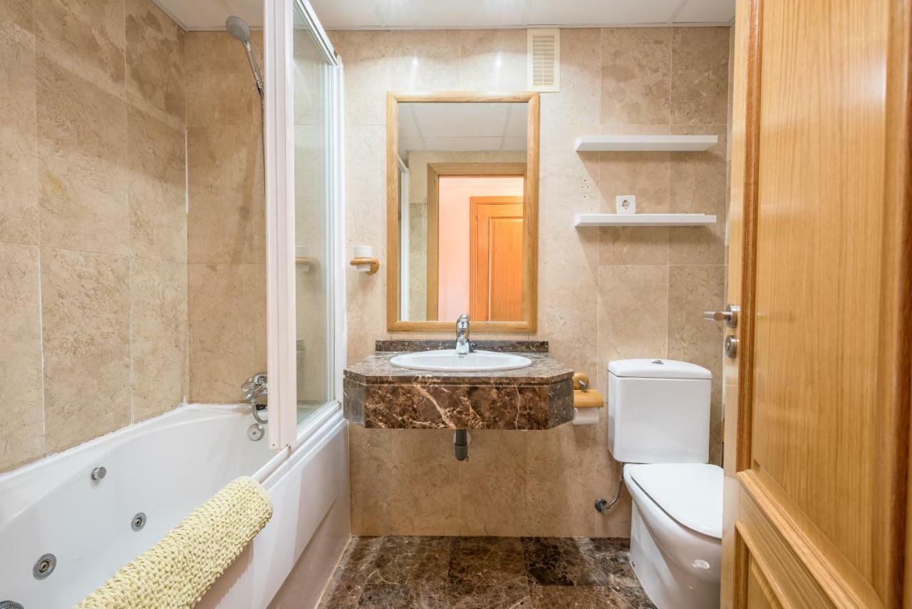 Apartamento Parque Litoral Málaga Exteriör bild